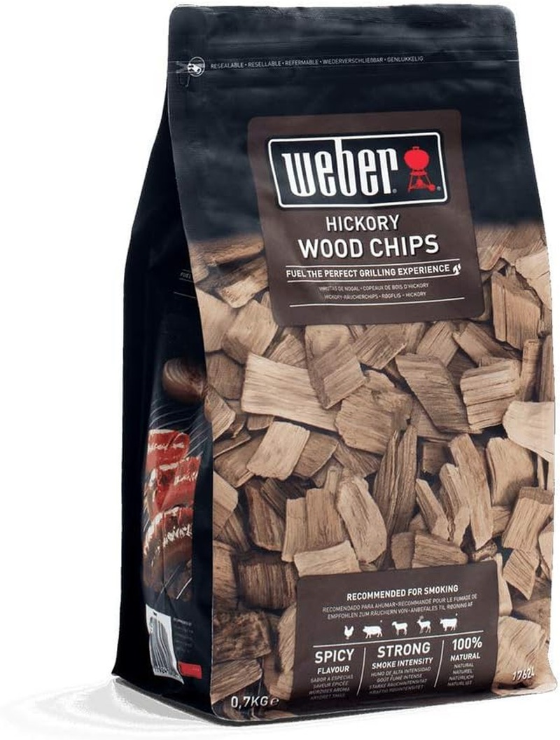 Weber Astillas de Nogal Americano (Paquete de 700g), para carne de res, cerdo, caza y aves de corral, aroma fuerte e intenso y ligeramente dulce, 100% madera natural (17624)