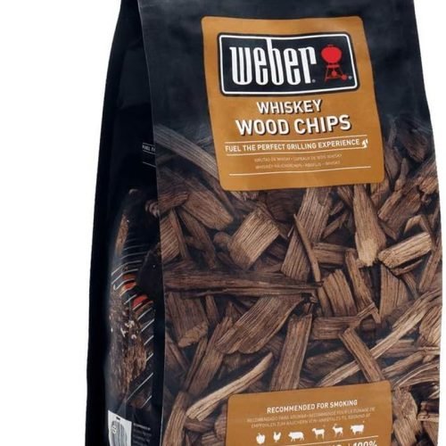 Weber Astillas de Whisky (Paquete de 700g), hechas de barricas de whisky, para verduras y todo tipo de carne, producto de la UE, obtenido de manera sostenible, madera certificada FSC (FSC Mix) (17627) | Accesorio para barbacoa, chips naturales para ahumar, sabor a whisky con fuerte intensidad de humo, 1.5 libras
